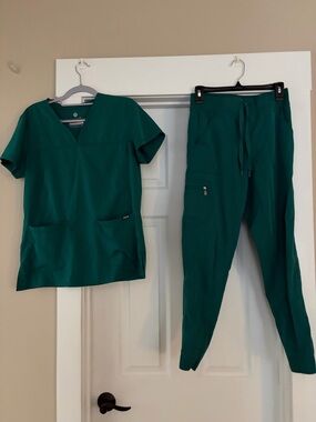 Adar Pro Women's Teal Green Scrub Top & Jogger Set